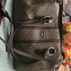 Guess satchel purse used blck/grey